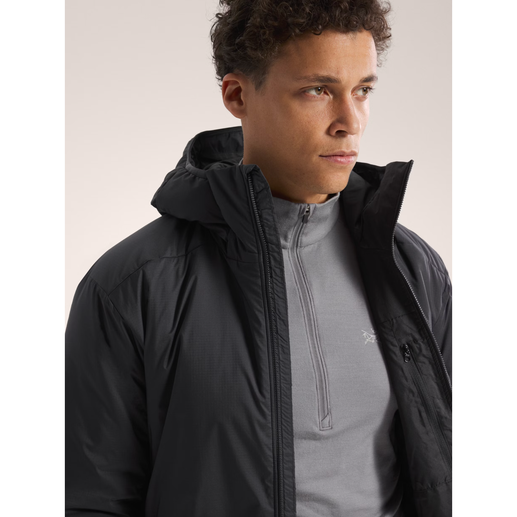 Arc'teryx Men's Atom SV Hoody in Black - Image 5