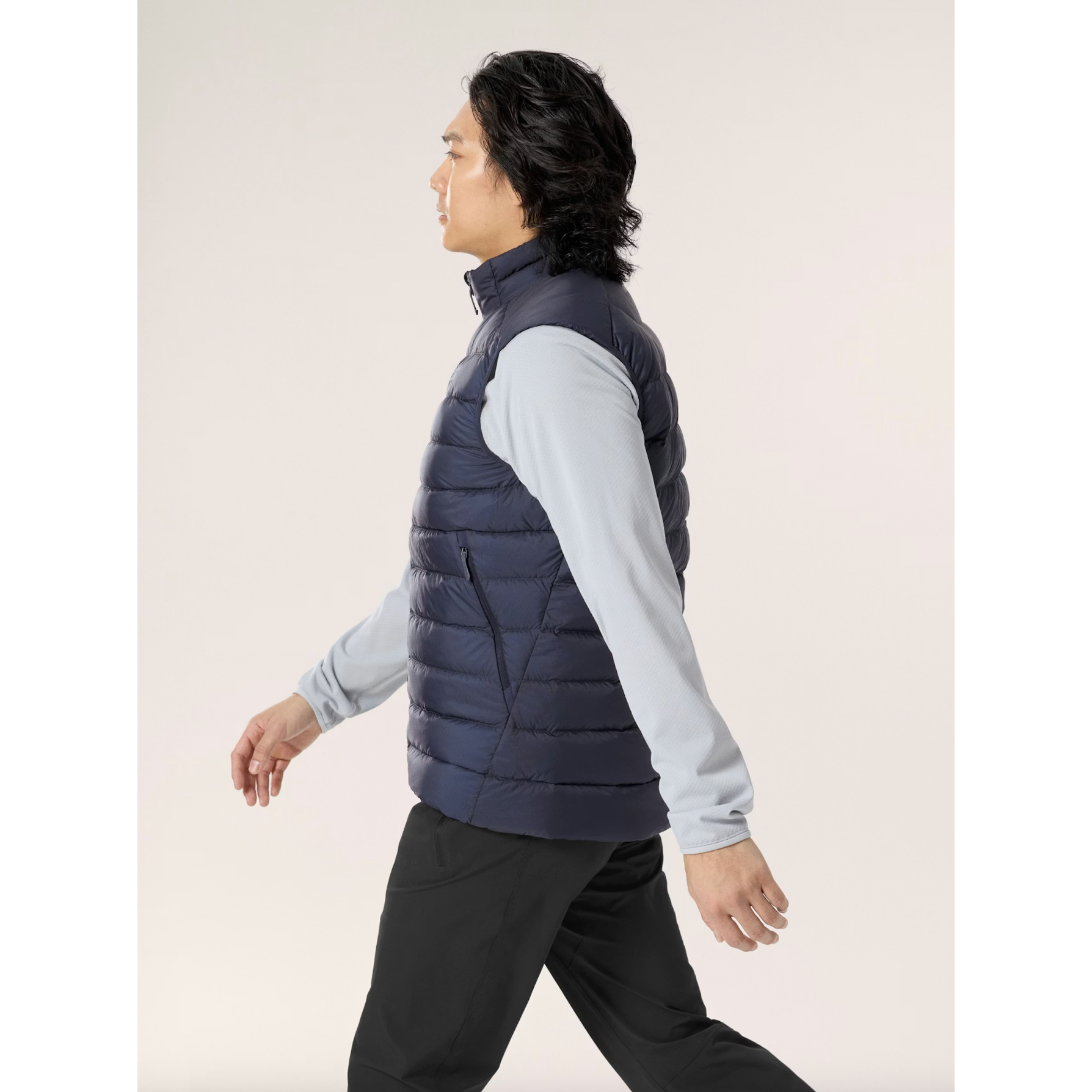 Arc'teryx Men's Cerium Vest in Black Sapphire - Image 4