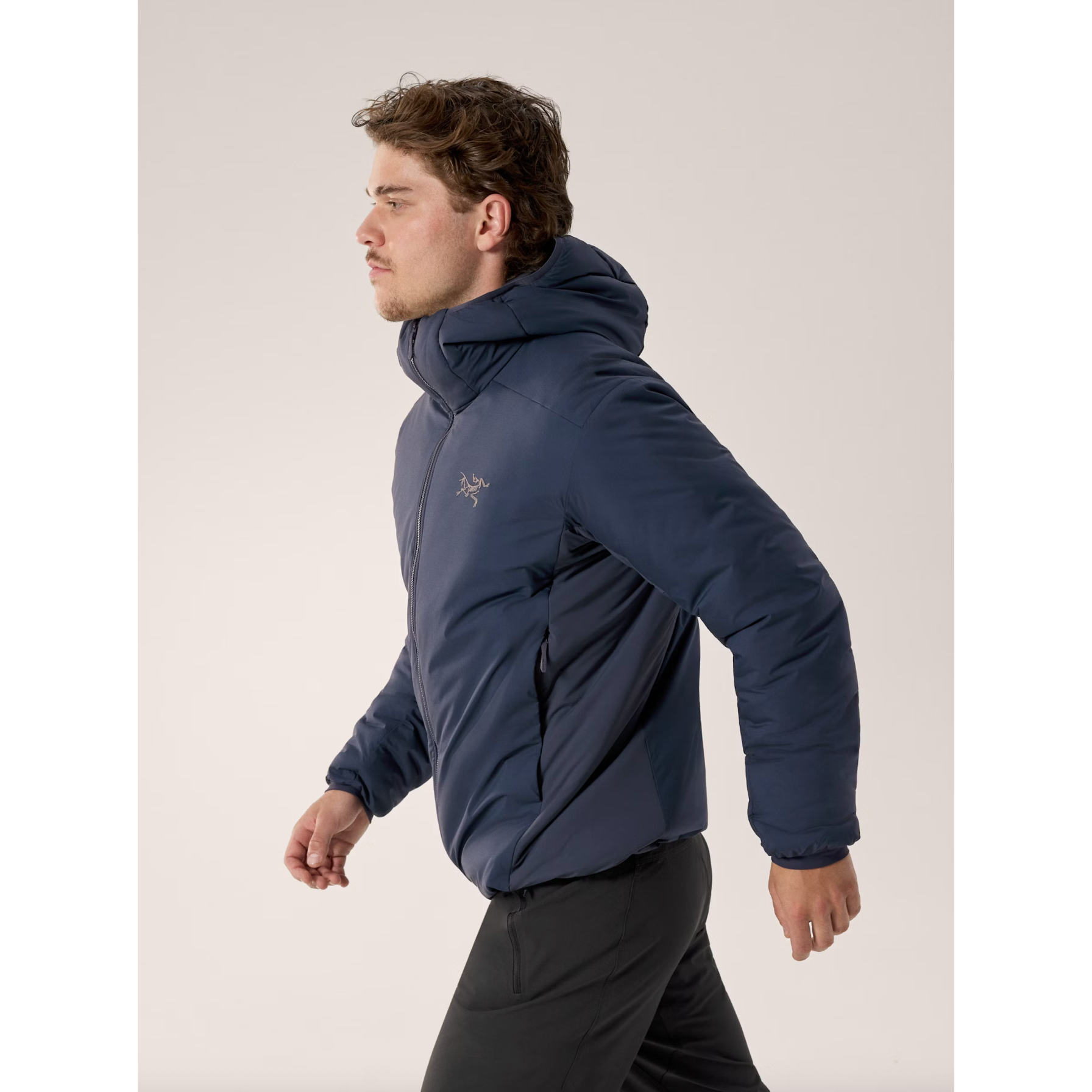Arc'teryx Men's Atom SV Hoody in Black Sapphire - Image 4