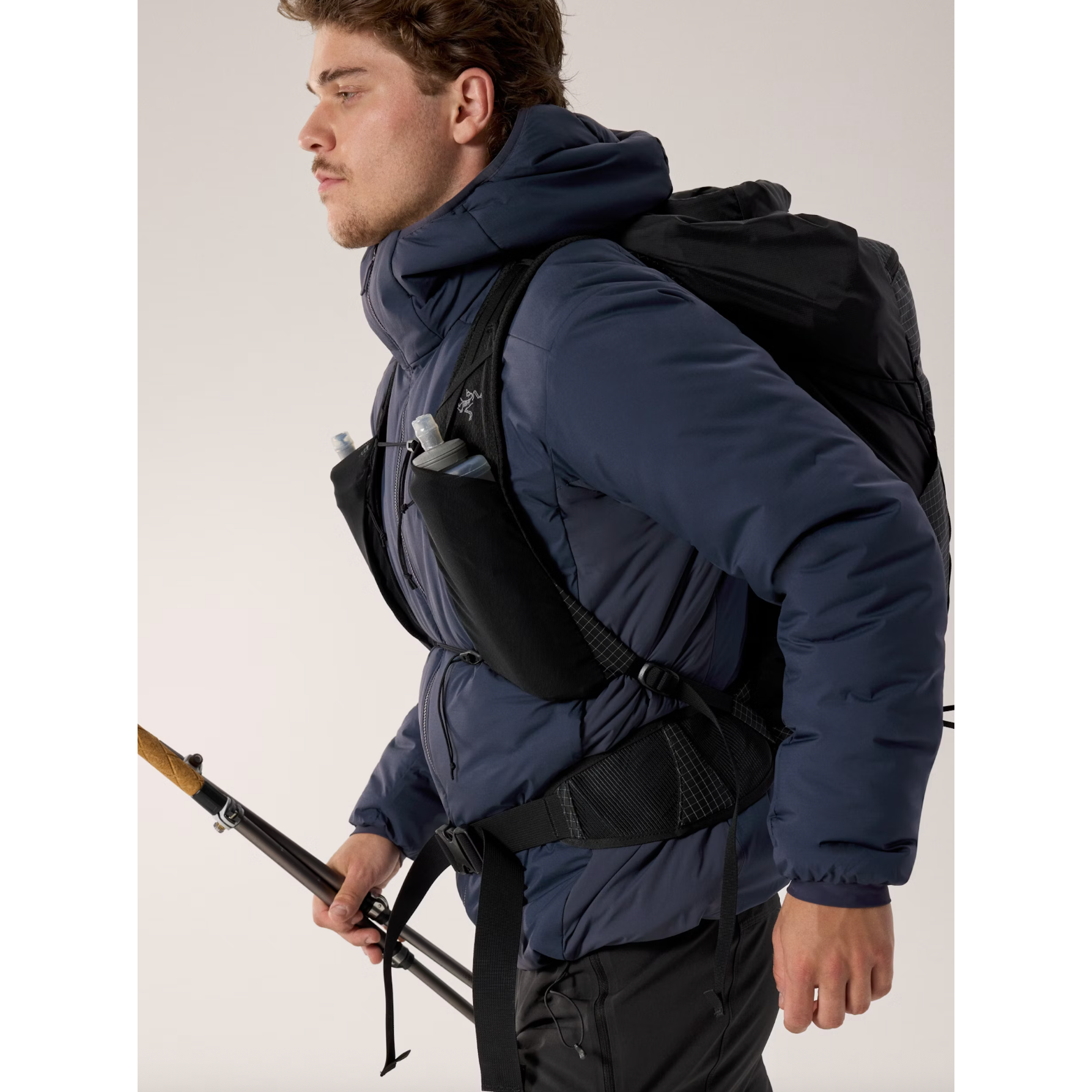 Arc'teryx Men's Atom SV Hoody in Black Sapphire - Image 7