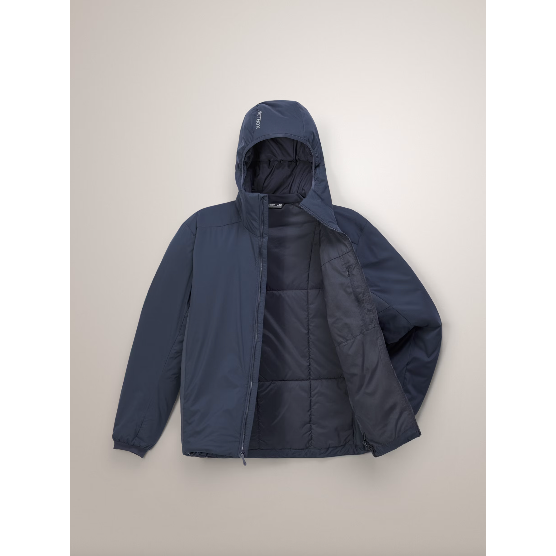 Arc'teryx Men's Atom SV Hoody in Black Sapphire - Image 9