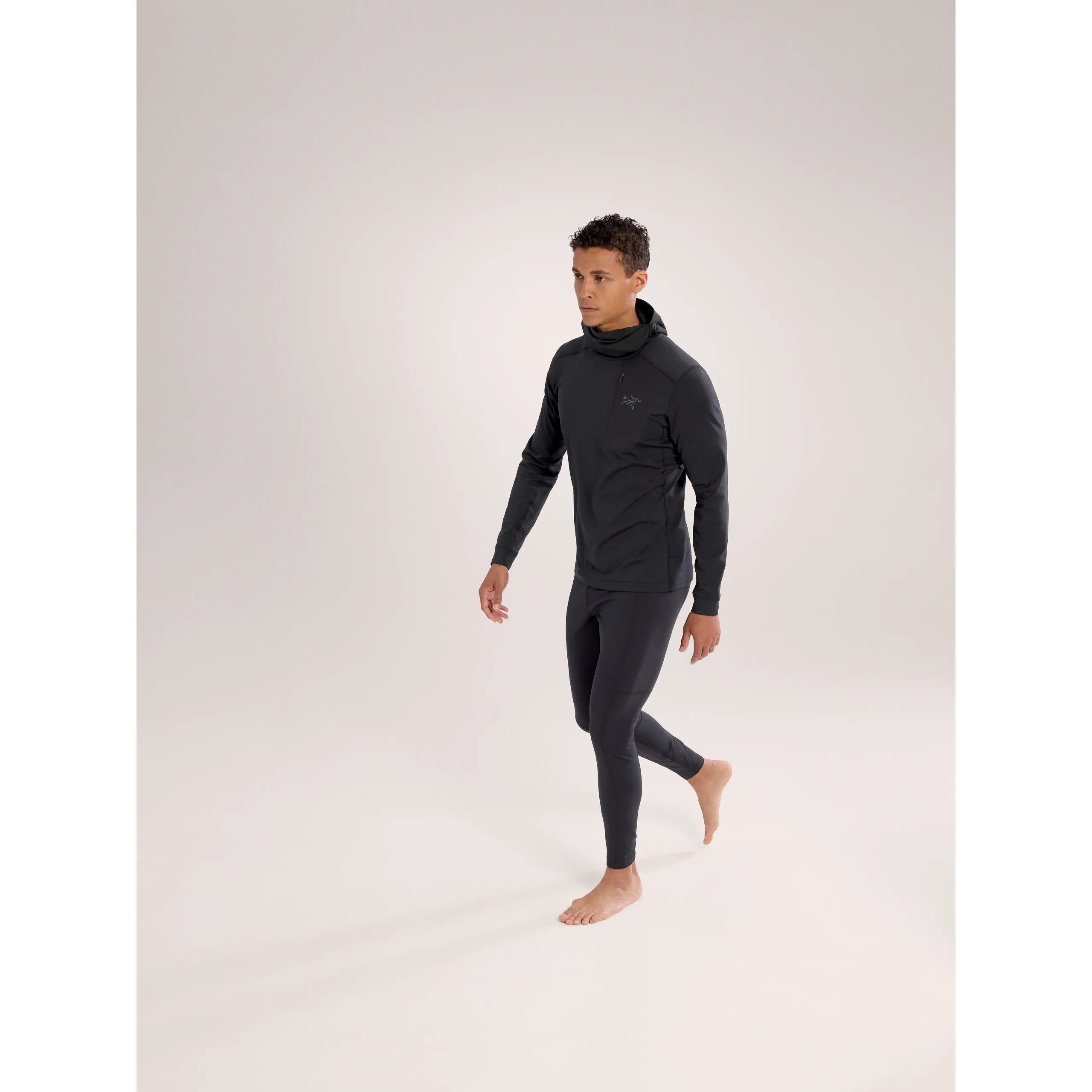 Arc'teryx Men's Rho LT Hoody in Black - Image 4