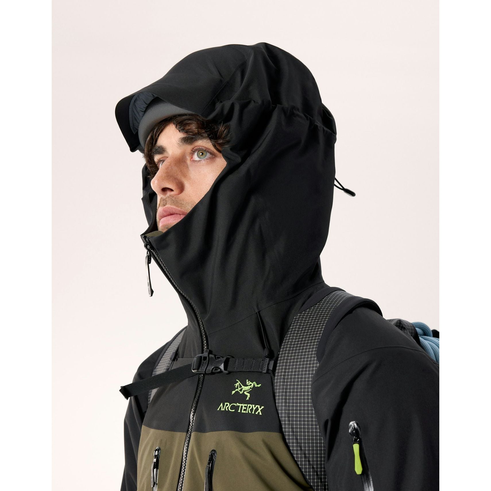 Arc'teryx Men's Alpha SV Jacket - Image 14