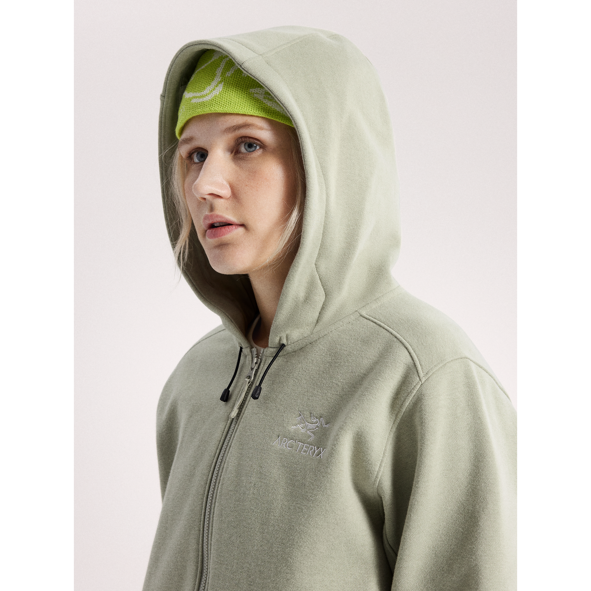 Arc'teryx Women's Emblem Fleece Full Zip Crop Hoody - Image 2