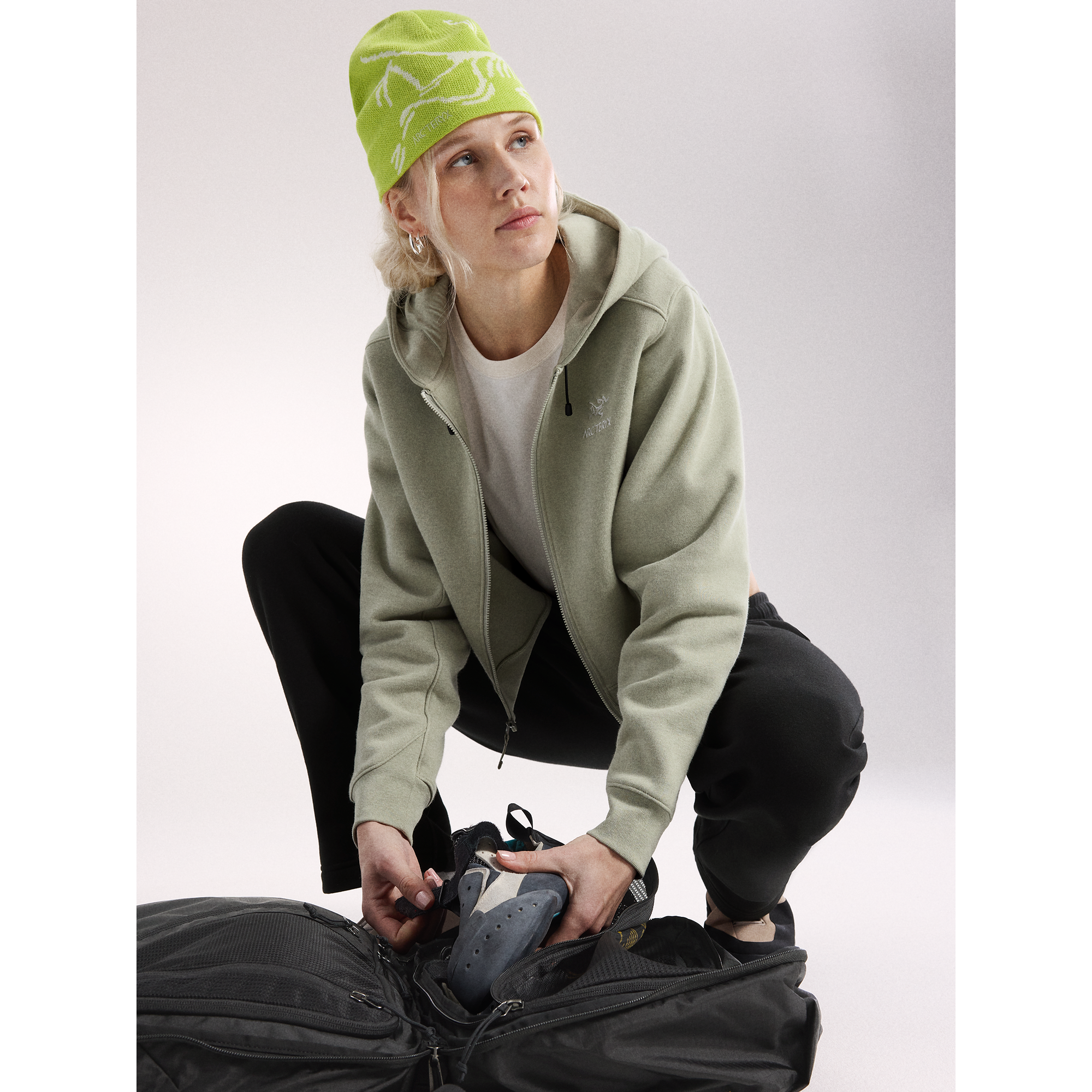 Arc'teryx Women's Emblem Fleece Full Zip Crop Hoody - Image 3