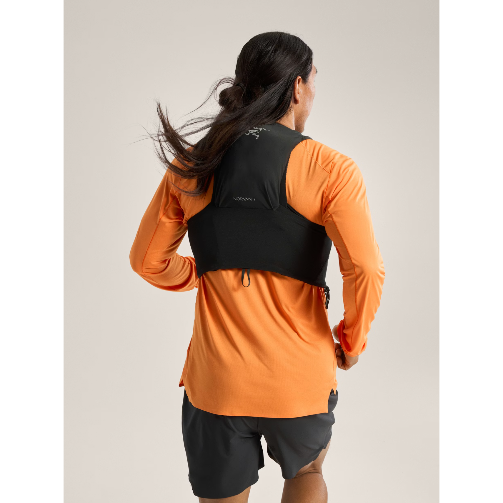 Arc'teryx Men's Norvan 7 Vest - Image 4